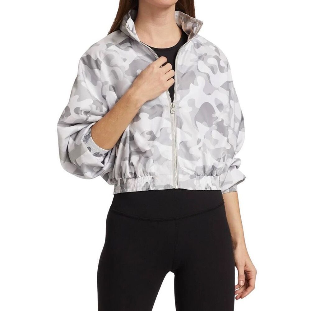 NWOT Blanc Noir Tempest Windbreaker Jacket Small Gray Camo Cropped Hooded Run